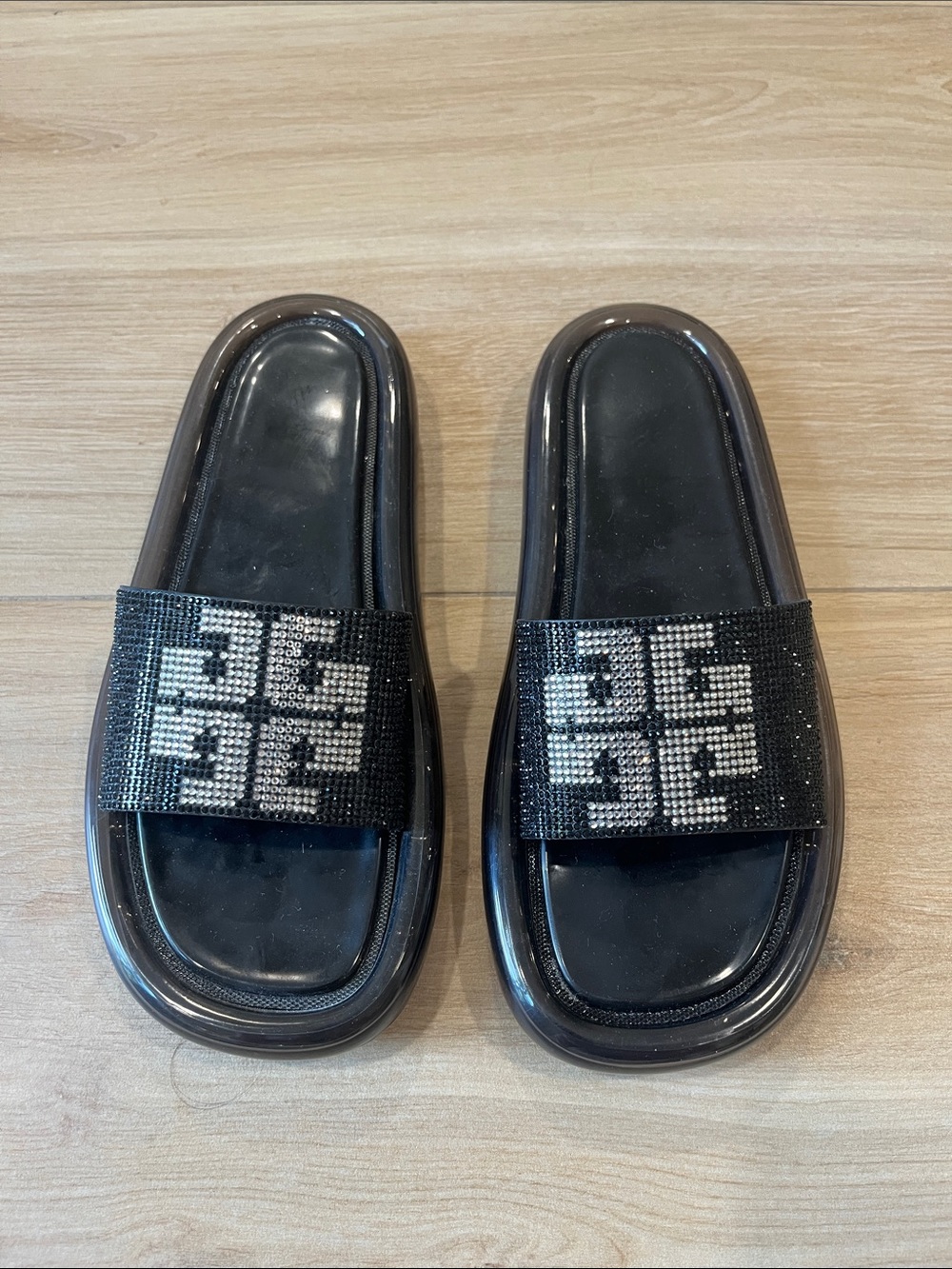 NWOB Tory Burch Crystal Bubble Jelly Sandals-Black  SZ 6